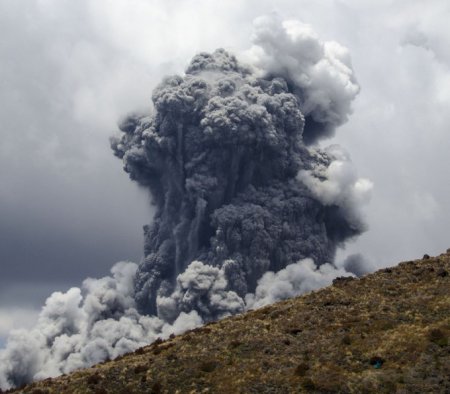 Самые мощные извержения вулканов в 2012 году