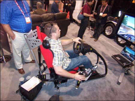 D-Box GP-100 - компьютерное кресло для придания реалистичности автогонкам