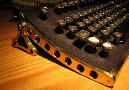 Фото дня: стим-панк клавиатура своими руками